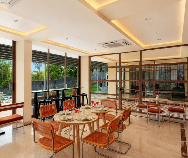 Café-Style Dining at Villa Miraan – Indoor & Outdoor Dining with Lake & Pool Views, Udaipur