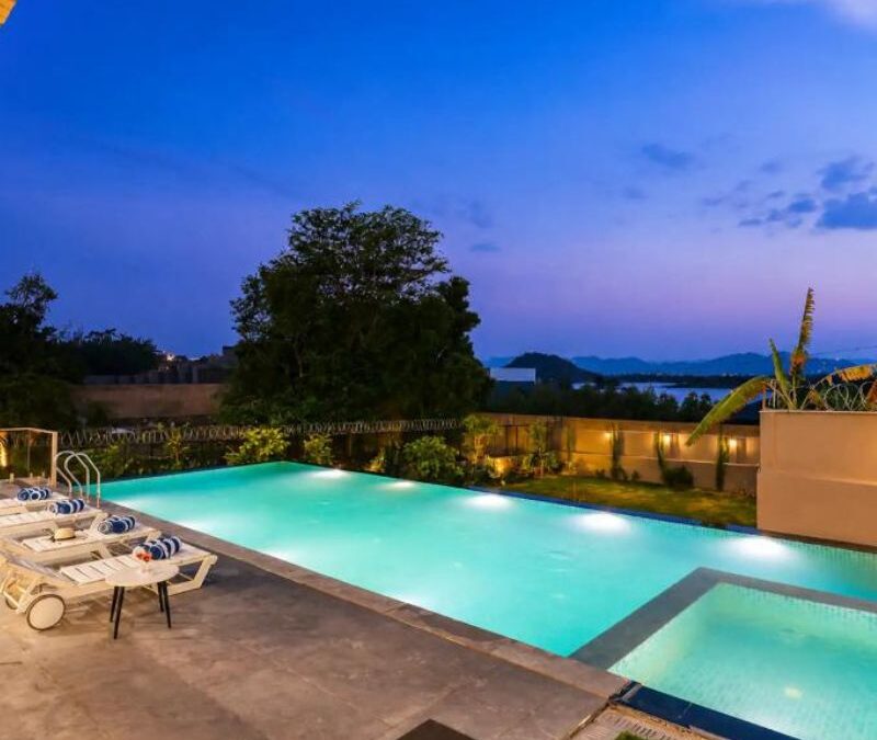 Infinity Pool at Villa Miraan – Lakeview Luxury Villa in Udaipur